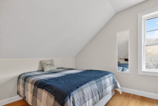 1 Glen St B, Framingham, MA 01702