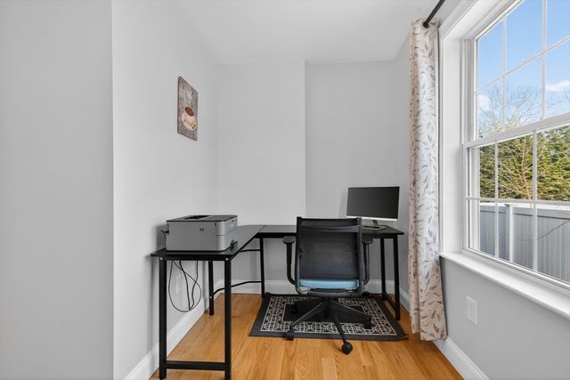 1 Glen St B, Framingham, MA 01702