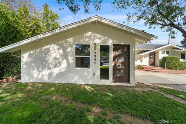 7944 Moorcroft, Canoga Park, CA 91304