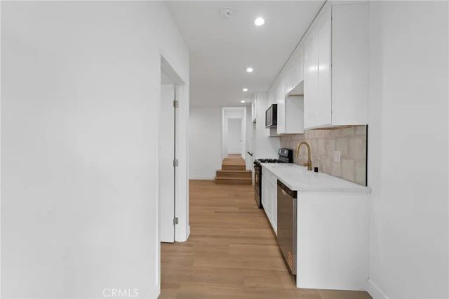 7944 Moorcroft, Canoga Park, CA 91304