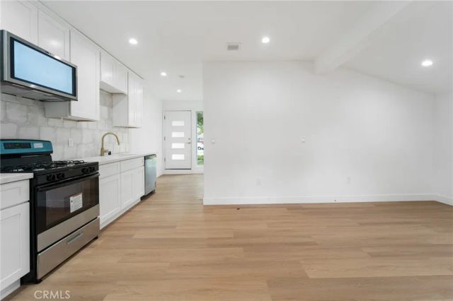 7944 Moorcroft, Canoga Park, CA 91304