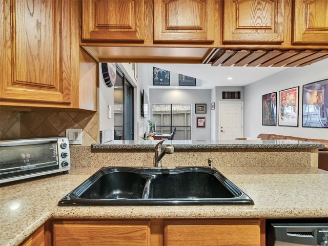1829 Augusta Drive 10, Houston, TX 77057