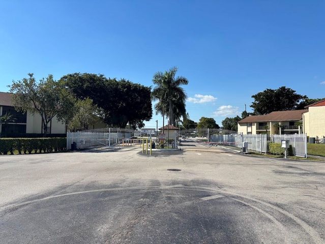 4962 Sable Pine A2 Circle A2, West Palm Beach, FL 33417