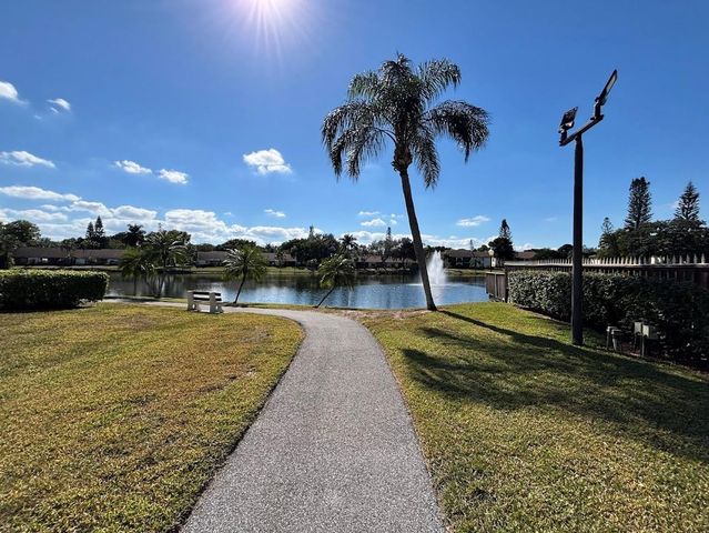 4962 Sable Pine A2 Circle A2, West Palm Beach, FL 33417
