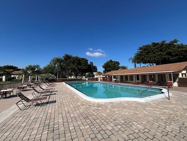 4962 Sable Pine A2 Circle A2, West Palm Beach, FL 33417