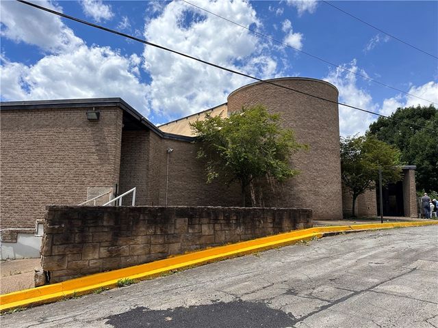 2021 S Braddock Ave, Swissvale, PA 15218