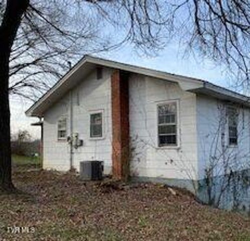 333 Mcclelland Street, Bluff City, TN 37618