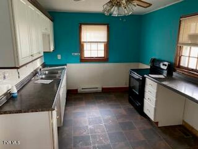 333 Mcclelland Street, Bluff City, TN 37618