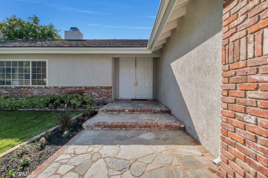 20465 Shamrock Place, Chatsworth, CA 91311 — photo 2
