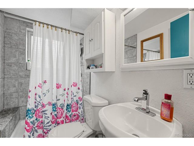 6805 W Ellsworth Ave, Lakewood, CO 80226
