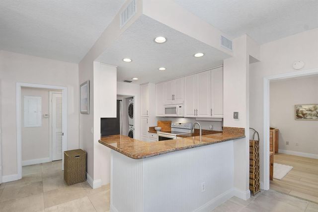 421 NE Plantation 617, Stuart, FL 34996
