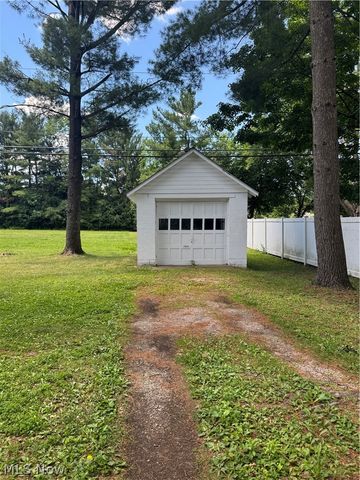 134 Ravenna Street, Hudson, OH 44236
