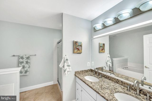 5 CARTER LN, Marlton, NJ 08053