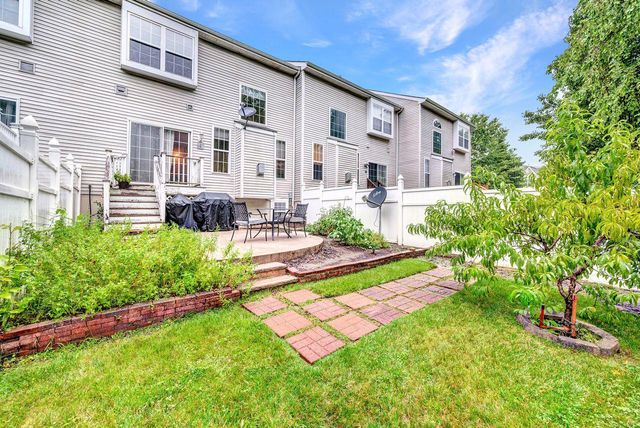 5 CARTER LN, Marlton, NJ 08053