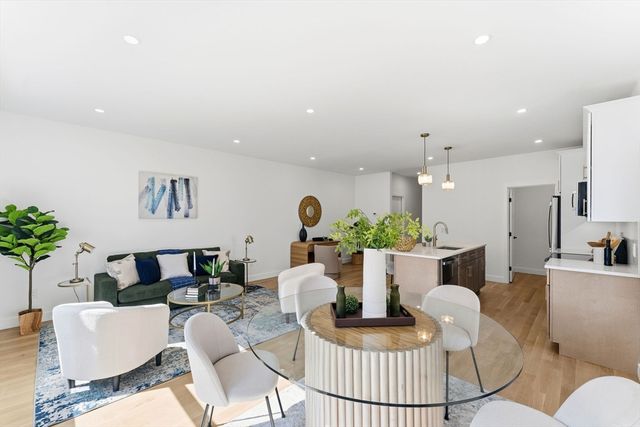 142 Fisher St B, Attleboro, MA 02703