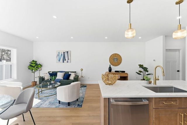 142 Fisher St B, Attleboro, MA 02703