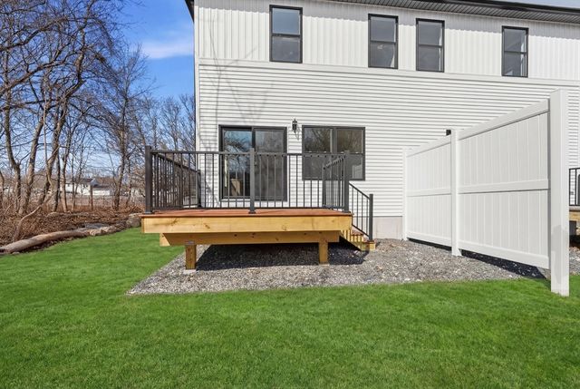 142 Fisher St B, Attleboro, MA 02703