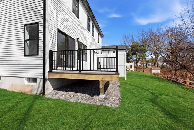 142 Fisher St B, Attleboro, MA 02703