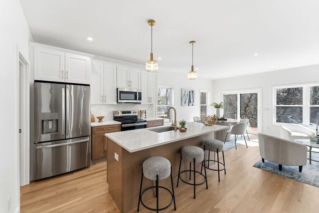 142 Fisher St B, Attleboro, MA 02703