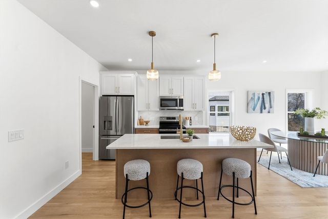 142 Fisher St B, Attleboro, MA 02703