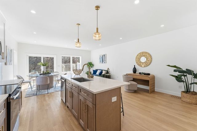 142 Fisher St B, Attleboro, MA 02703