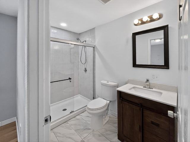 247 Pilgrim Ave 3, Worcester, MA 01604