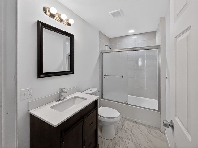 247 Pilgrim Ave 3, Worcester, MA 01604