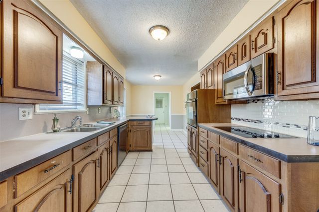 1405 Lakewood Drive, Sherman, TX 75092