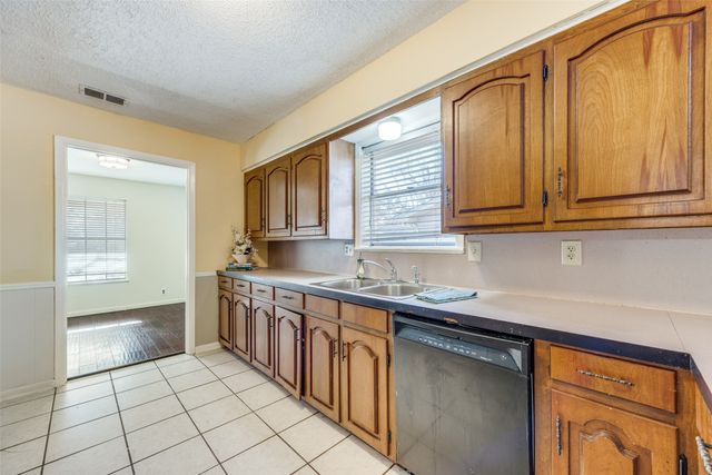 1405 Lakewood Drive, Sherman, TX 75092