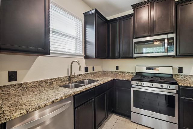 7622 Dragon Pearls Lane, Conroe, TX 77304