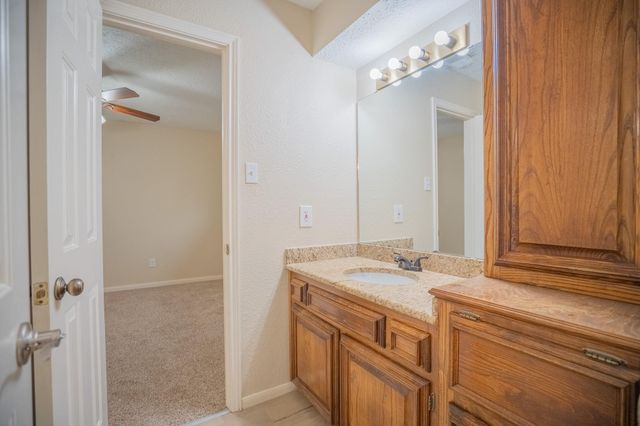 4219 Meadowchase Lane, Houston, TX 77014