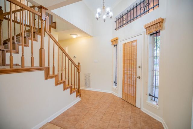 4219 Meadowchase Lane, Houston, TX 77014