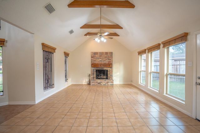4219 Meadowchase Lane, Houston, TX 77014