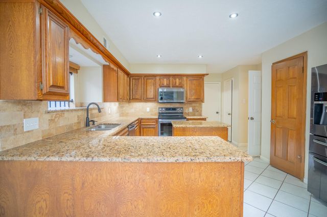 4219 Meadowchase Lane, Houston, TX 77014