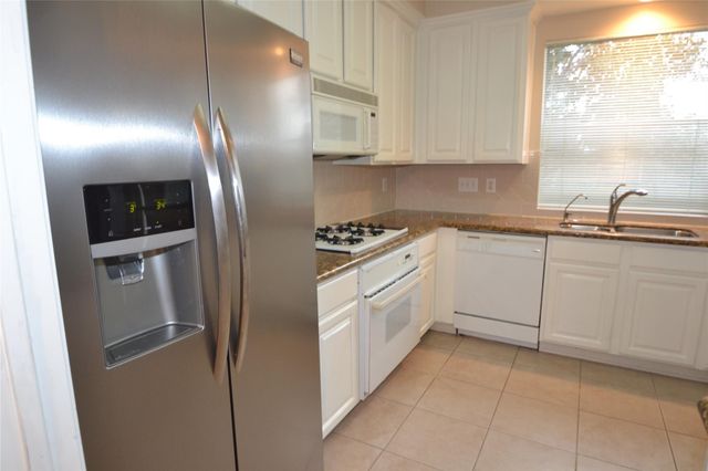 15406 Amesbury Lane, Sugar Land, TX 77478