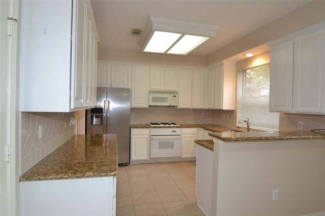 15406 Amesbury Lane, Sugar Land, TX 77478