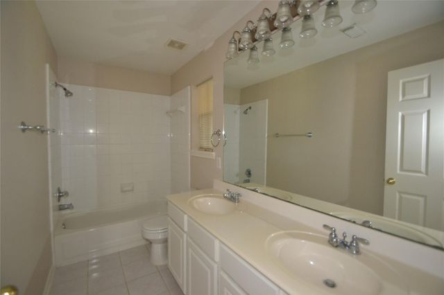 15406 Amesbury Lane, Sugar Land, TX 77478