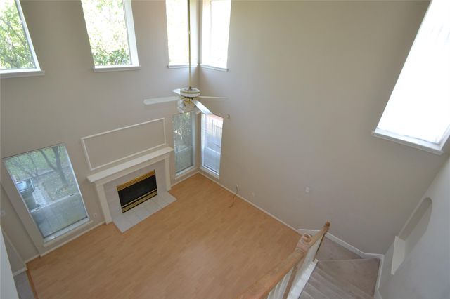 15406 Amesbury Lane, Sugar Land, TX 77478