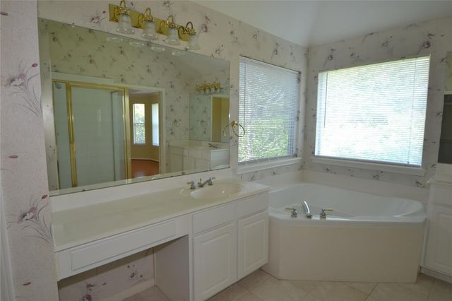 15406 Amesbury Lane, Sugar Land, TX 77478