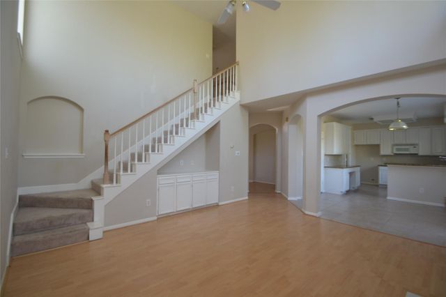 15406 Amesbury Lane, Sugar Land, TX 77478