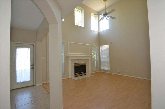 15406 Amesbury Lane, Sugar Land, TX 77478