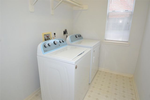 15406 Amesbury Lane, Sugar Land, TX 77478