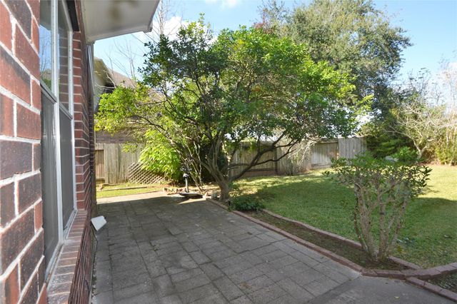 15406 Amesbury Lane, Sugar Land, TX 77478