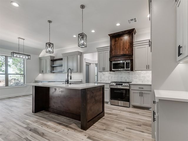 8241 Buffalo Ridge, Edmond, OK 73007