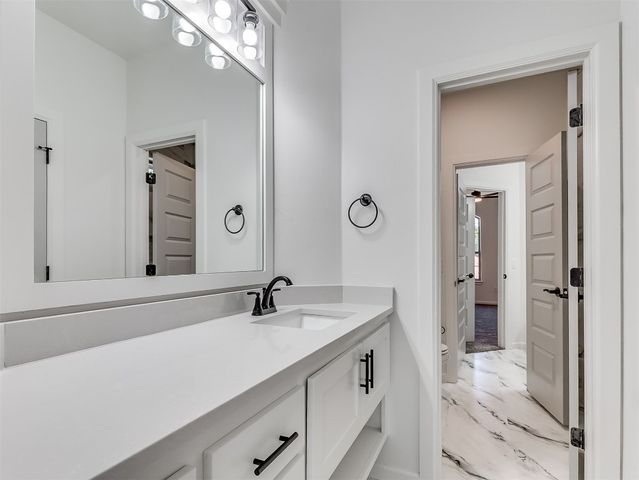 8241 Buffalo Ridge, Edmond, OK 73007
