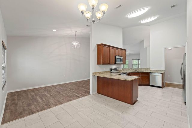 6000 Fiori Drive, Crestview, FL 32539