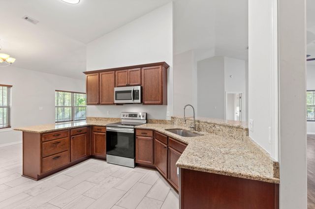 6000 Fiori Drive, Crestview, FL 32539