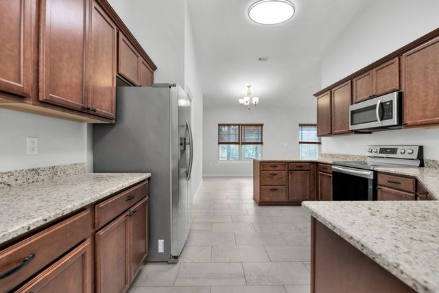 6000 Fiori Drive, Crestview, FL 32539