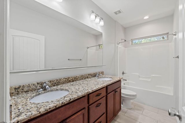 6000 Fiori Drive, Crestview, FL 32539