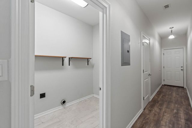 6000 Fiori Drive, Crestview, FL 32539